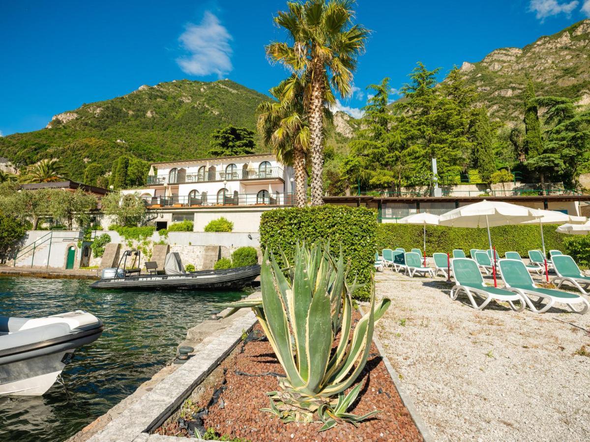 Hotel Leonardo Da Vinci Limone sul Garda Exterior foto
