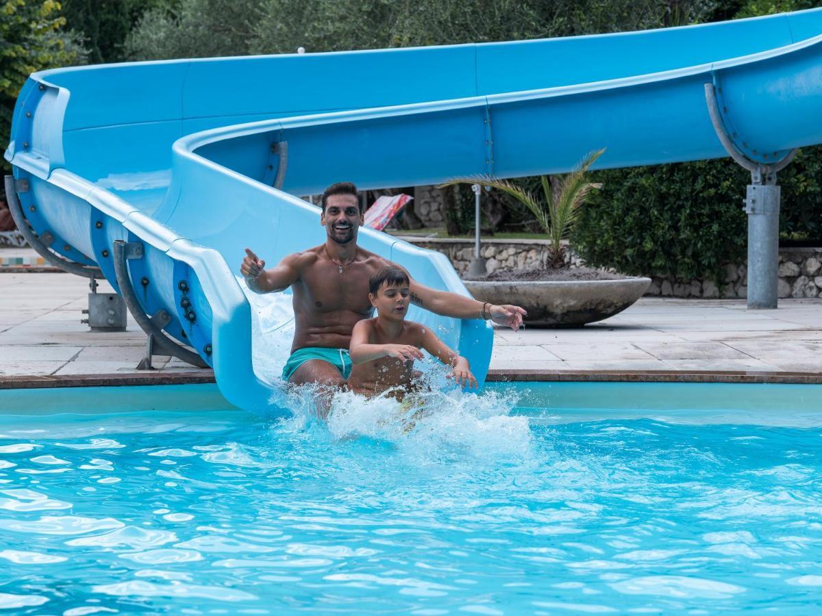 Hotel Leonardo Da Vinci Limone sul Garda Exterior foto