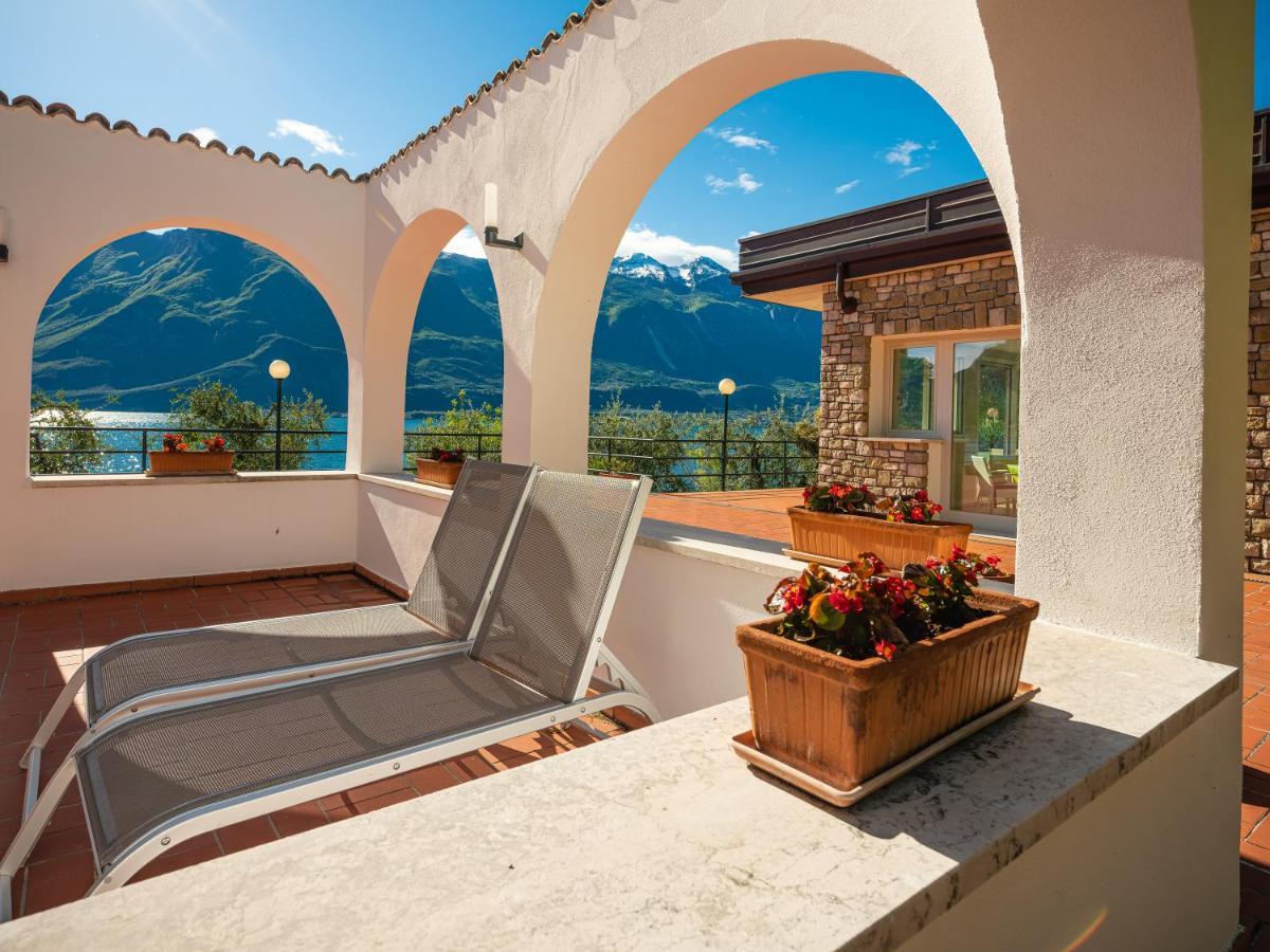 Hotel Leonardo Da Vinci Limone sul Garda Exterior foto