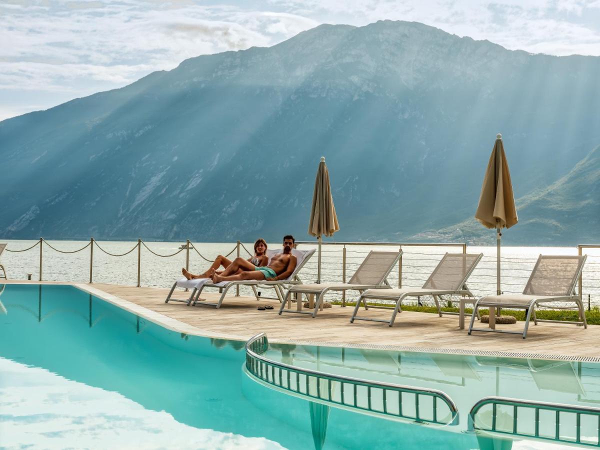 Hotel Leonardo Da Vinci Limone sul Garda Exterior foto