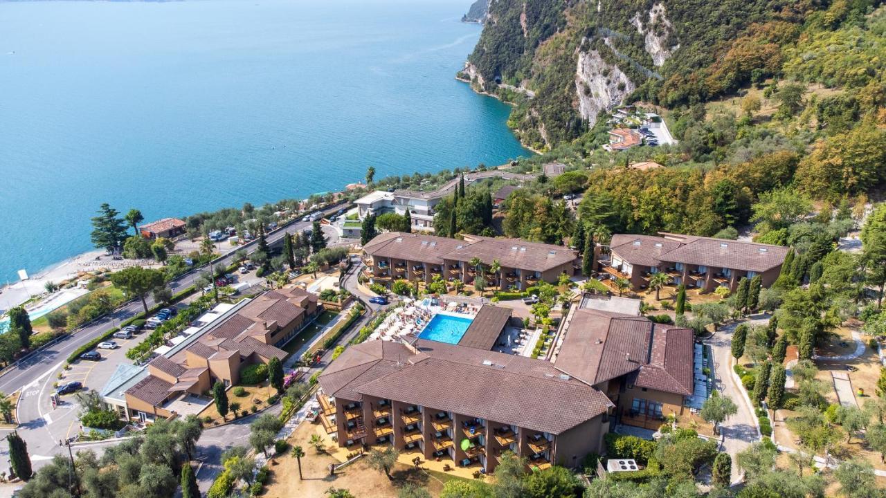 Hotel Leonardo Da Vinci Limone sul Garda Exterior foto