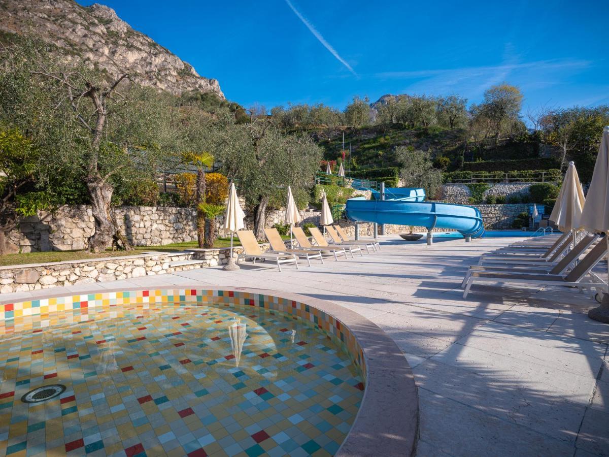 Hotel Leonardo Da Vinci Limone sul Garda Exterior foto