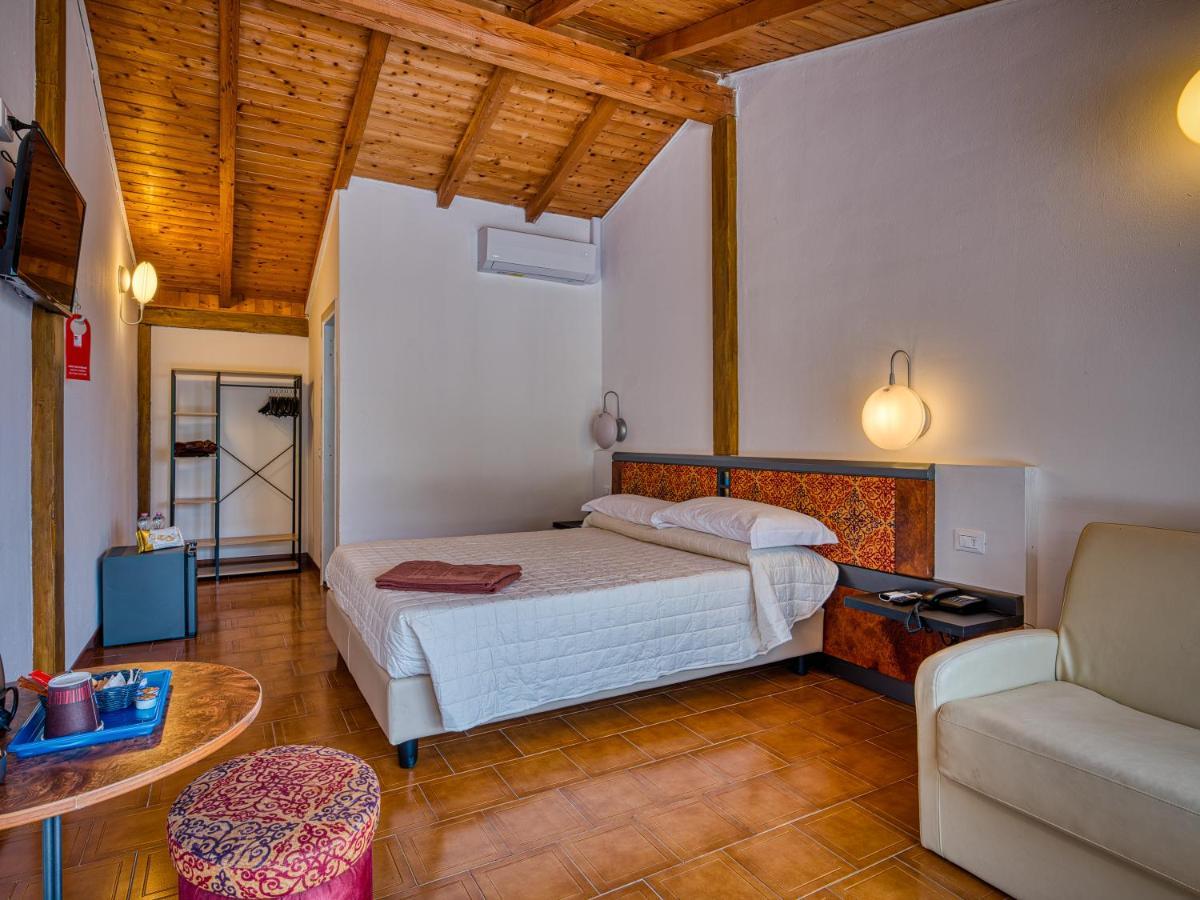 Hotel Leonardo Da Vinci Limone sul Garda Exterior foto