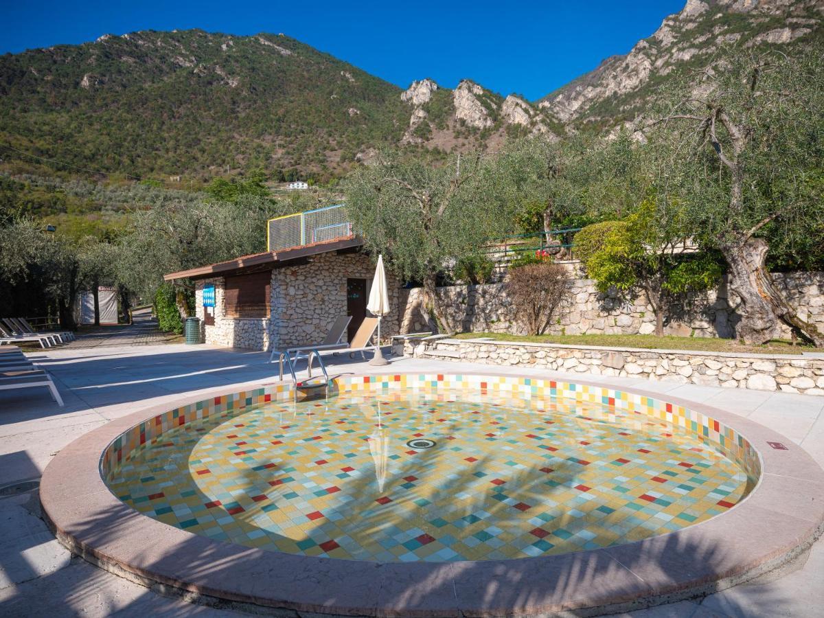 Hotel Leonardo Da Vinci Limone sul Garda Exterior foto