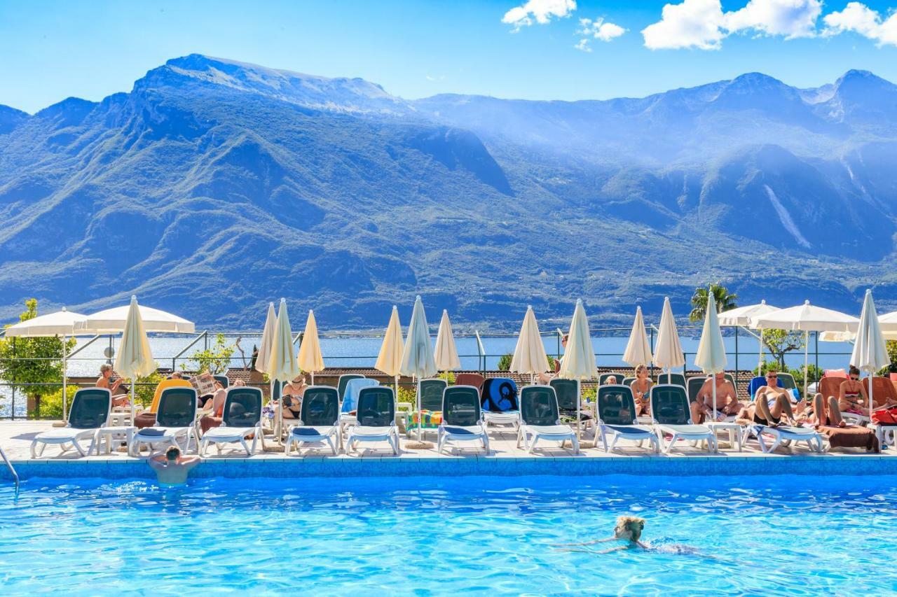 Hotel Leonardo Da Vinci Limone sul Garda Exterior foto